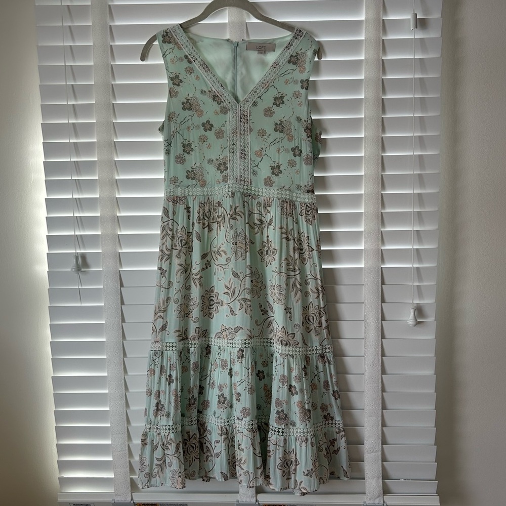 LOFT Midi Dress Spring Tiered Light Blue Floral Crochet Lace Trim Size 4